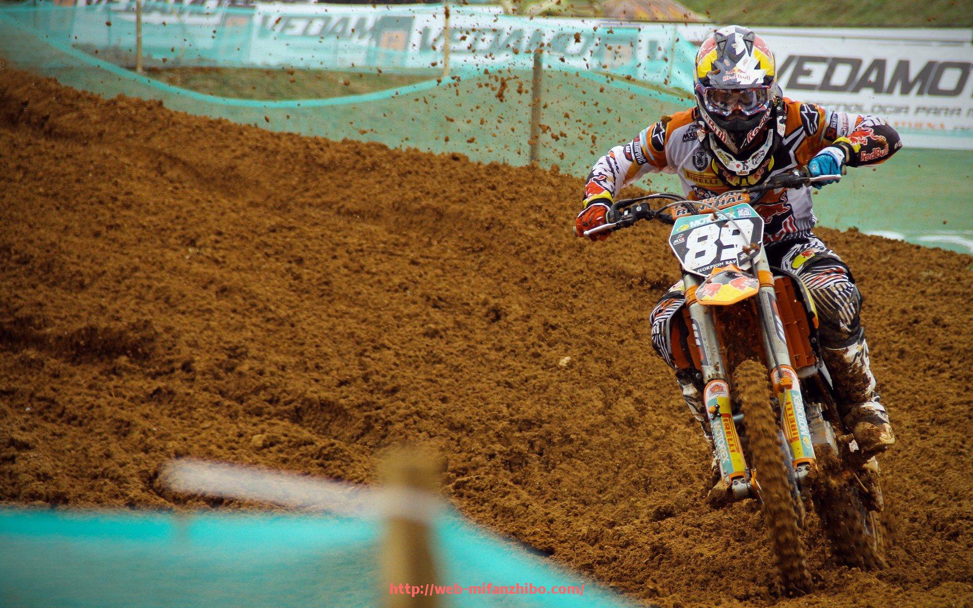 秘饭直播-国外用的健身器材对国内体育器械市场的影响与启示